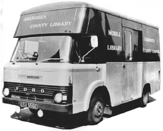 Libraries-on-wheels-Bookmobile-5-540x436